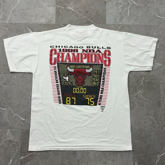 90s Vintage Chicago Bulls Graphic Tee Mens Large NBA Champions Short Sleeve - Picture 1 of 8